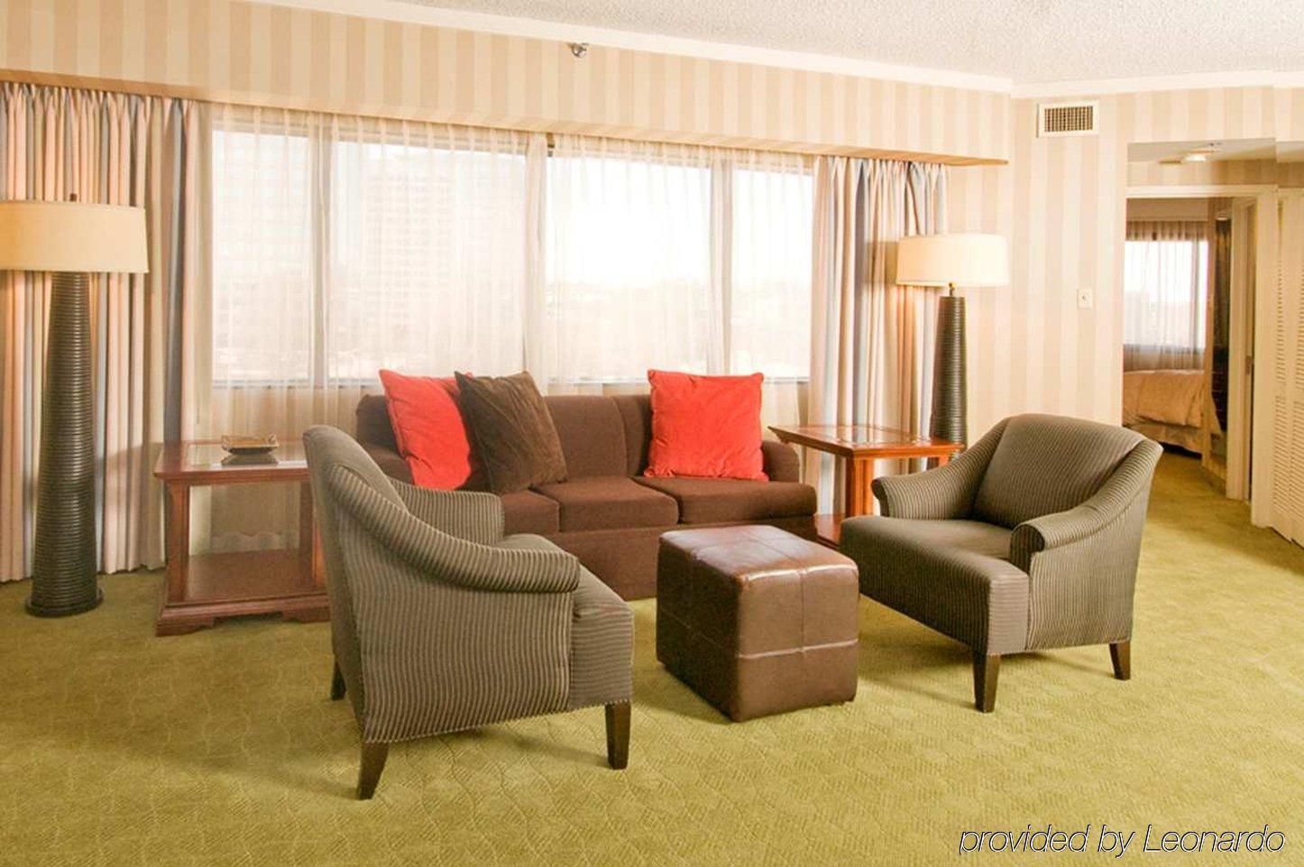 Embassy Suites By Hilton Atlanta Galleria Смирна Номер фото